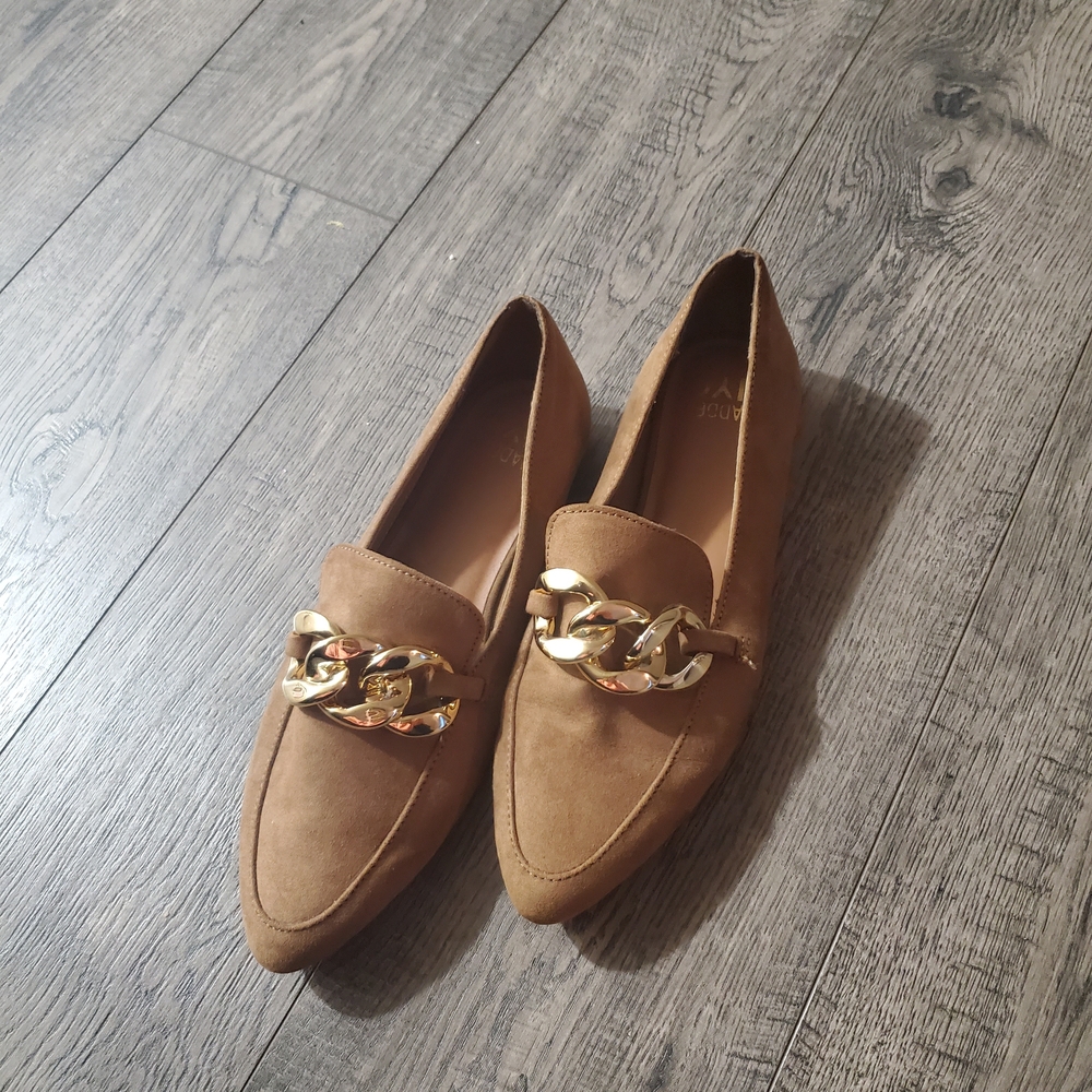Madden NYC- Chic Tan Loafers with Gold Chain Detail
